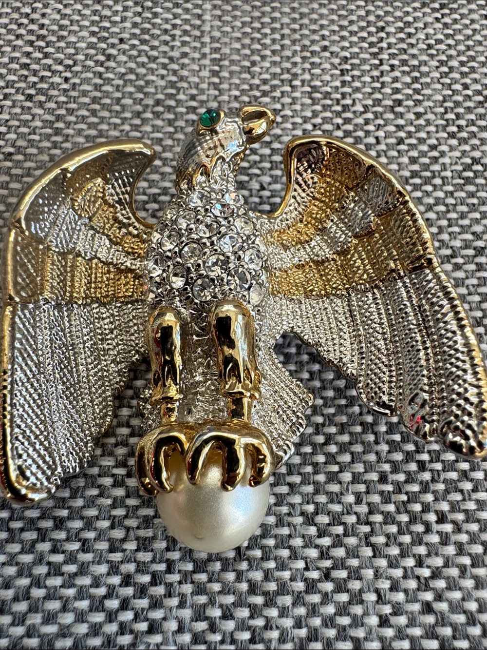 VTG Style Gold tone Eagle Brooch Rhinestone & faux Pearl Clutches Figural Pin
